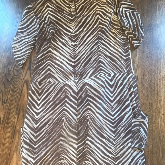 BCBGMAXAZRIA ANIMAL PRINT DRESS WITH POCKETS - Picture 2 of 3